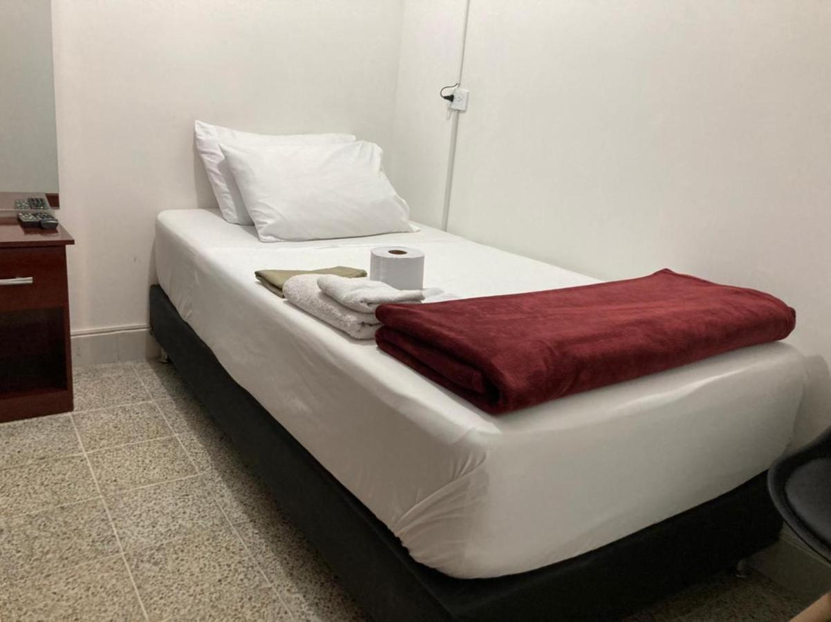 Homestay Roomies House By Rincon